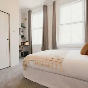 https://d8-shoreditch.brighton-hotels-england.com